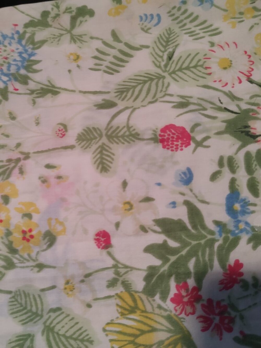 Pequot Spring/summer botanical twin fitted sheet